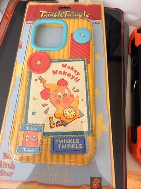 Twinkle Twinkle Yellow Cartoon Phone Case - Cute Button Accent iphone 16 pro max